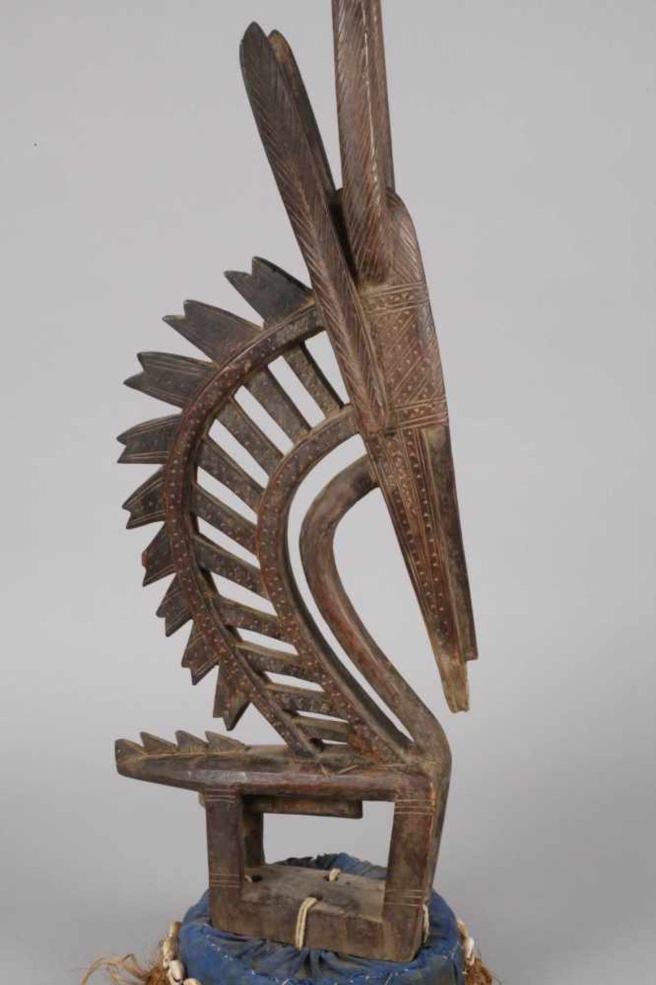 Antilopen-TanzaufsatzMali, 20. Jh., der Volksgruppe der Bambara zugeordnet, Holz fein beschnitzt, in - Bild 4 aus 5