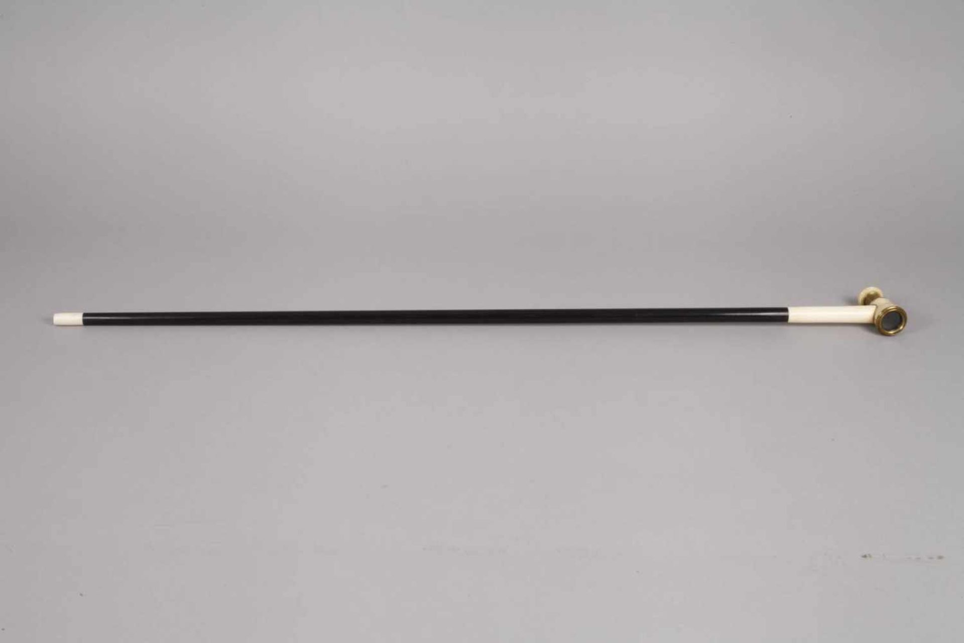 Systemstockum 1900, das Griffstück aus Elfenbein, mit kleinem Teleskopfernglas, Schuss aus Ebenholz, - Bild 2 aus 4