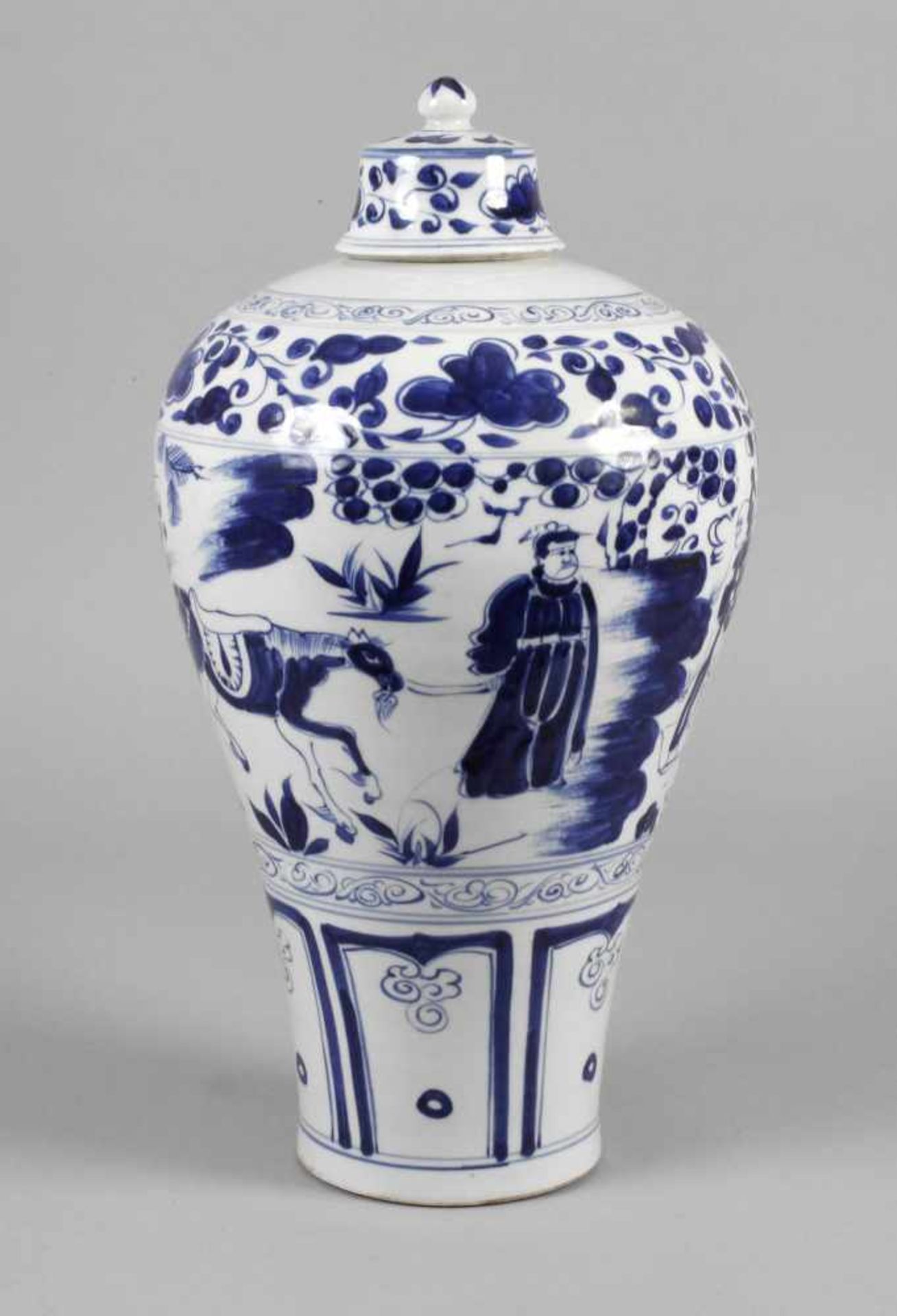 Vase China19. Jh., ungemarkt, weiß glasiertes Porzellan in kobaltblauer Unterglasurbemalung,