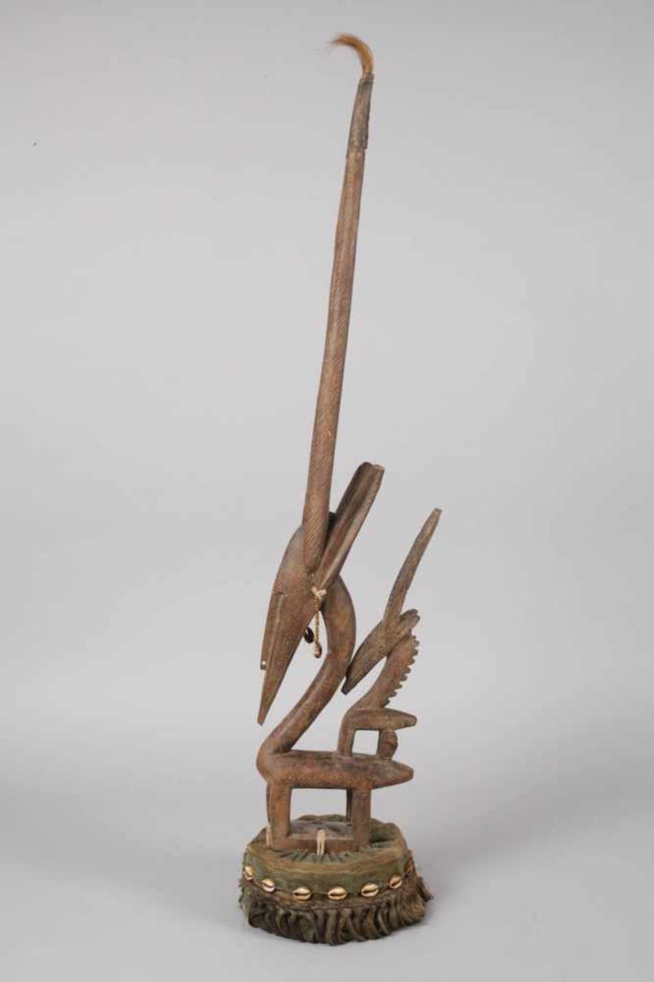 Antilopen-TanzaufsatzMali, 20. Jh., der Volksgruppe der Bambara zugeordnet, Holz fein beschnitzt, in - Bild 2 aus 5