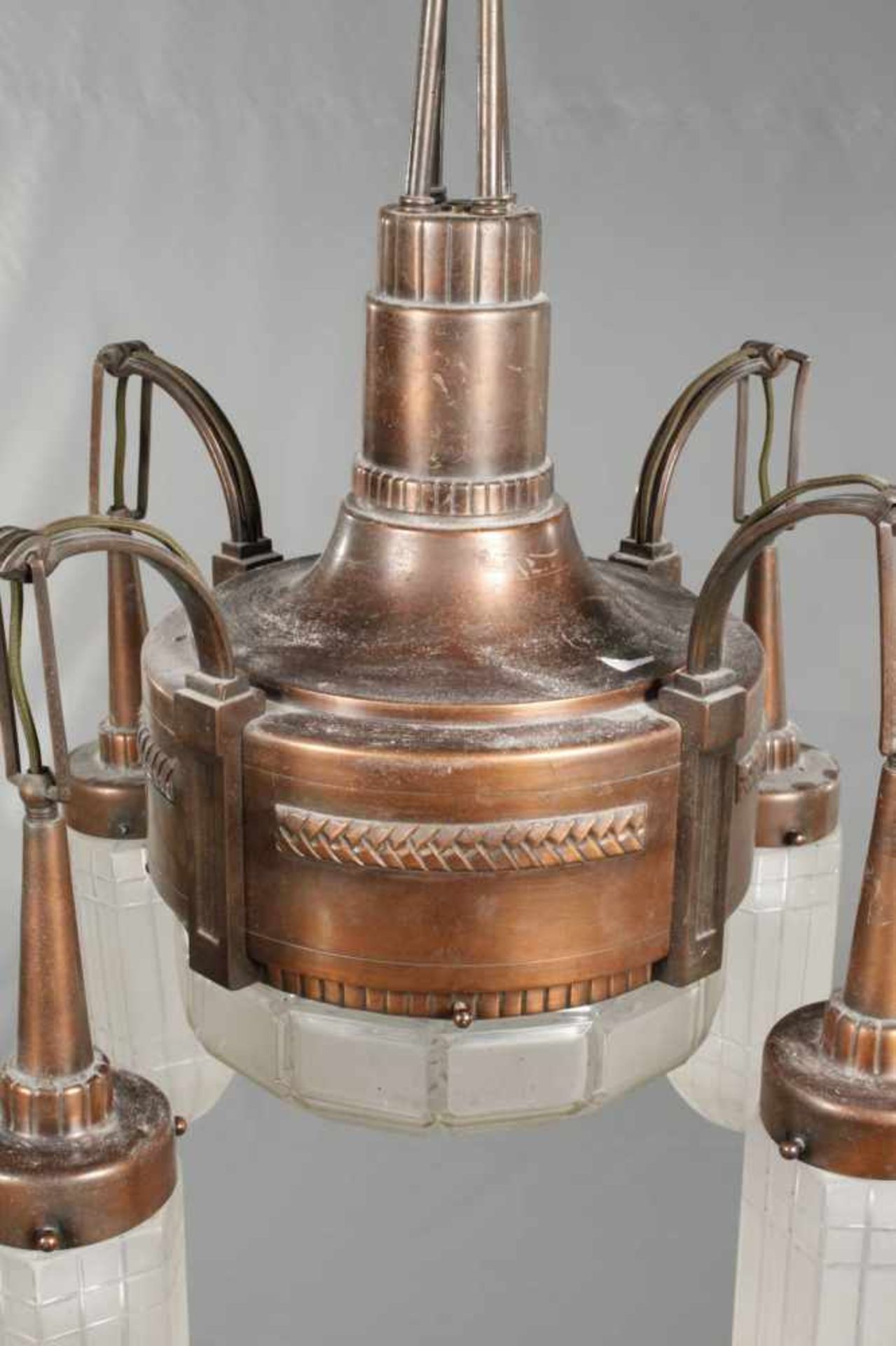 Deckenlampe Jugendstilum 1910, Bronze teils massiv bzw. ornamental getrieben, ringförmiges Gehäuse - Bild 3 aus 4