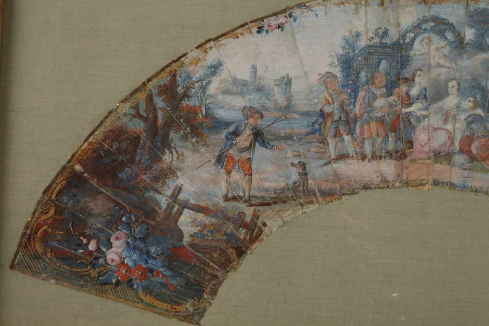 Gerahmter Fächer Rokokoum 1780, Gouache auf Papier, ungemarkt, genrehafte Darstellung einer feinen - Image 2 of 3