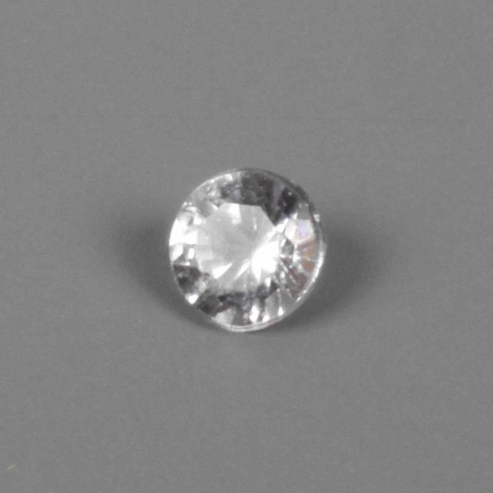 Rosafarbener Brillant0,14 ct, Farbe Rosa, Reinheit Very small Inclusion.