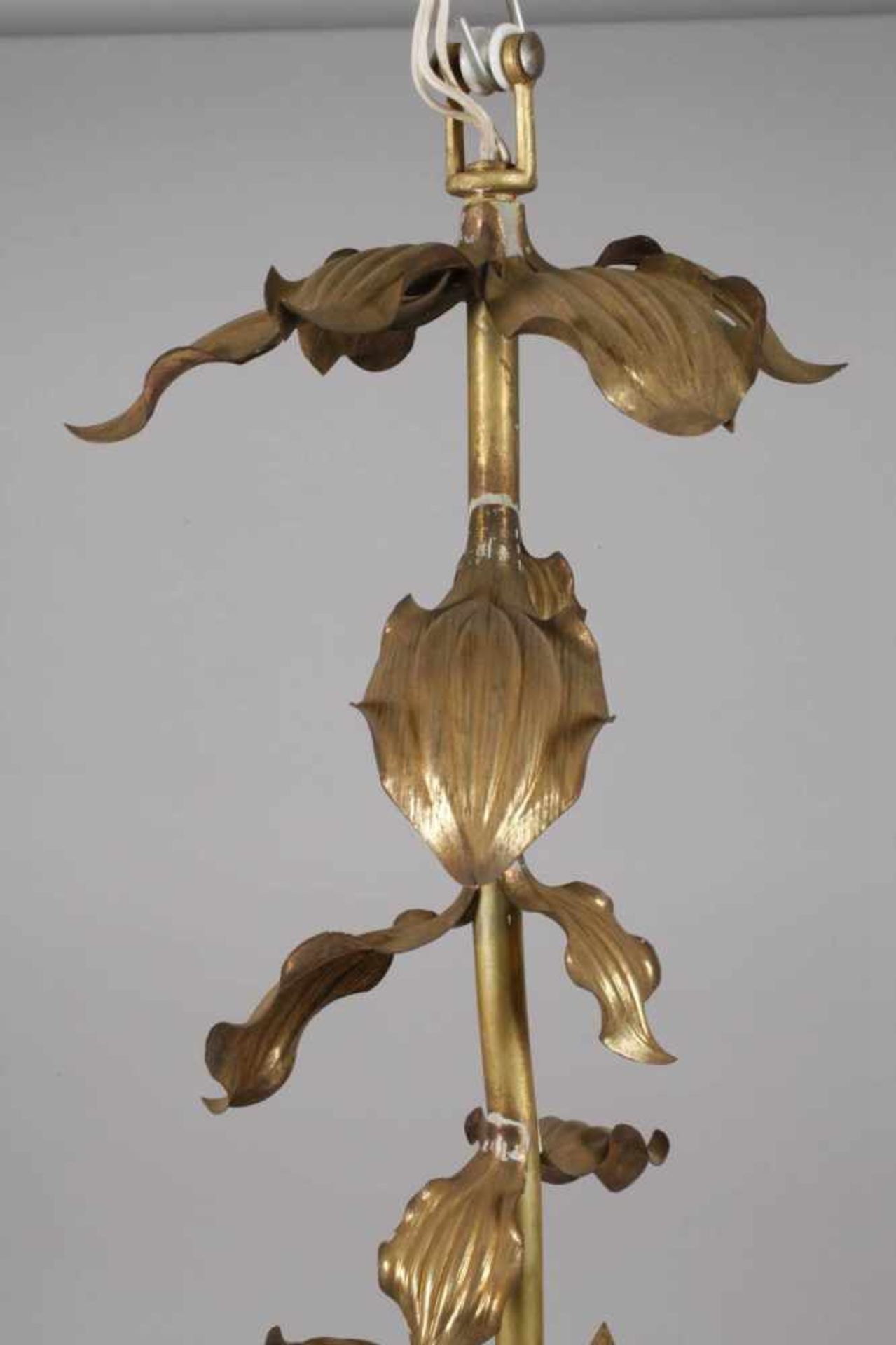 Deckenlampe Jugendstilum 1910, Messing massiv bzw. aufwendig getrieben, in Form einer Lilie - Bild 3 aus 5
