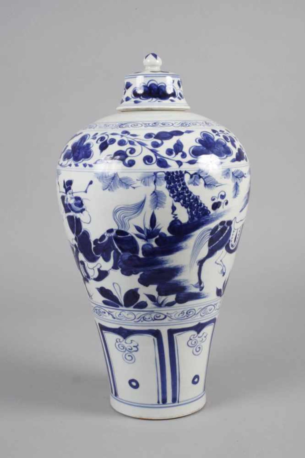 Vase China19. Jh., ungemarkt, weiß glasiertes Porzellan in kobaltblauer Unterglasurbemalung, - Image 3 of 6