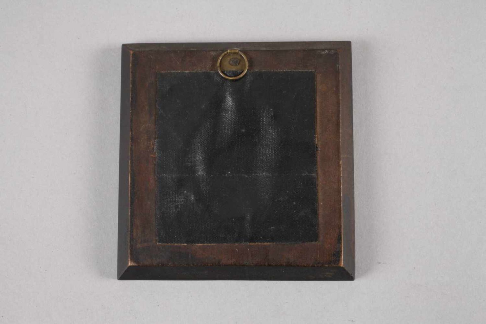 Elfenbeinminiatur1. Hälfte 19. Jh., unsigniert, Gouache auf Elfenbein, Schulterstück eines älteren - Image 3 of 3