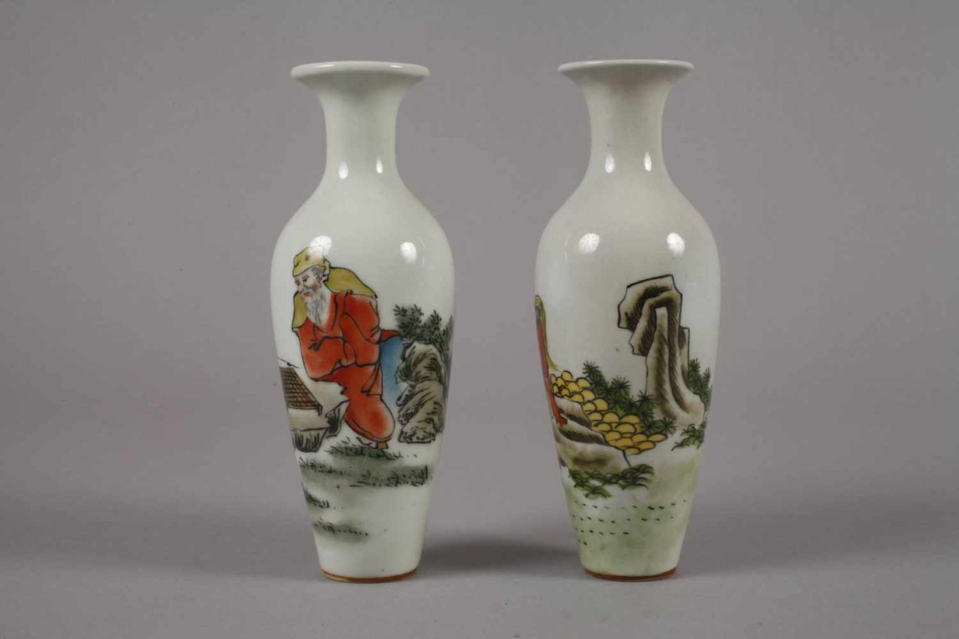 Sechs Vasen China1960er bis 1970er Jahre, gemarkt und signiert, Weißporzellan in polychromer - Bild 12 aus 12