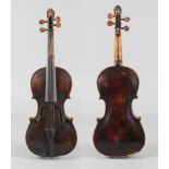 Violineum 1900, ohne Zettel, geteilter Boden in dunkelbraunem Lack, umlaufende Filetbänder, der