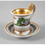 Vitrinentasse mit Sphingendekorwohl Frankreich, um 1820, ungemarkt, zylindrischer Korpus mit