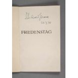 Autogramm Richard Strauss datiert 24.7.38, auf der Titelseite eines Opernheftchen "Friedenstag",