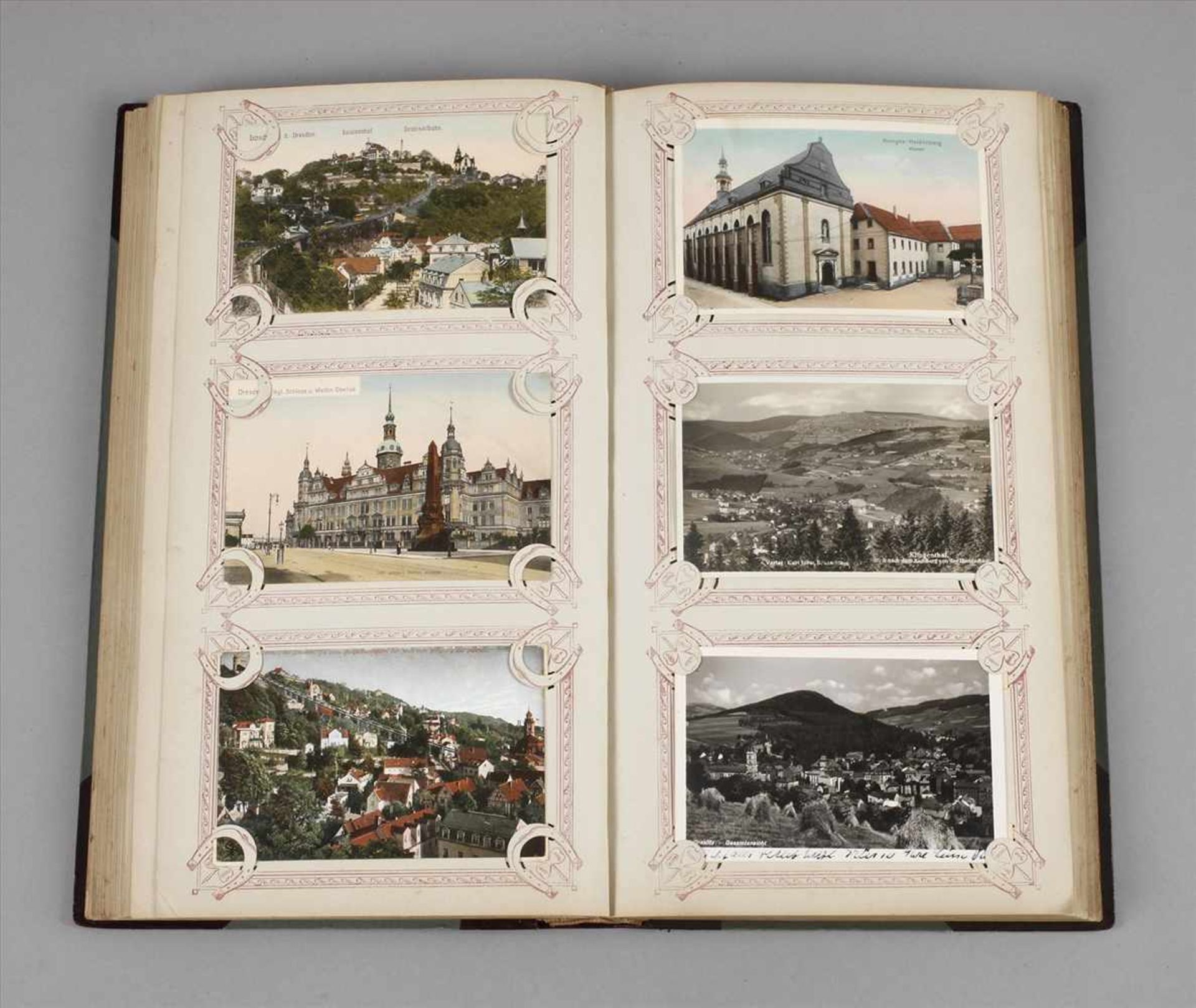 Ansichtskartenalbumca. 300 topographische Postkarten um 1910 bis vor 1945, viele farbig