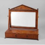 Tischpsycheum 1800, Mahagoni auf Nadelholz furniert, drehbarer Spiegel mit originalem Glas und