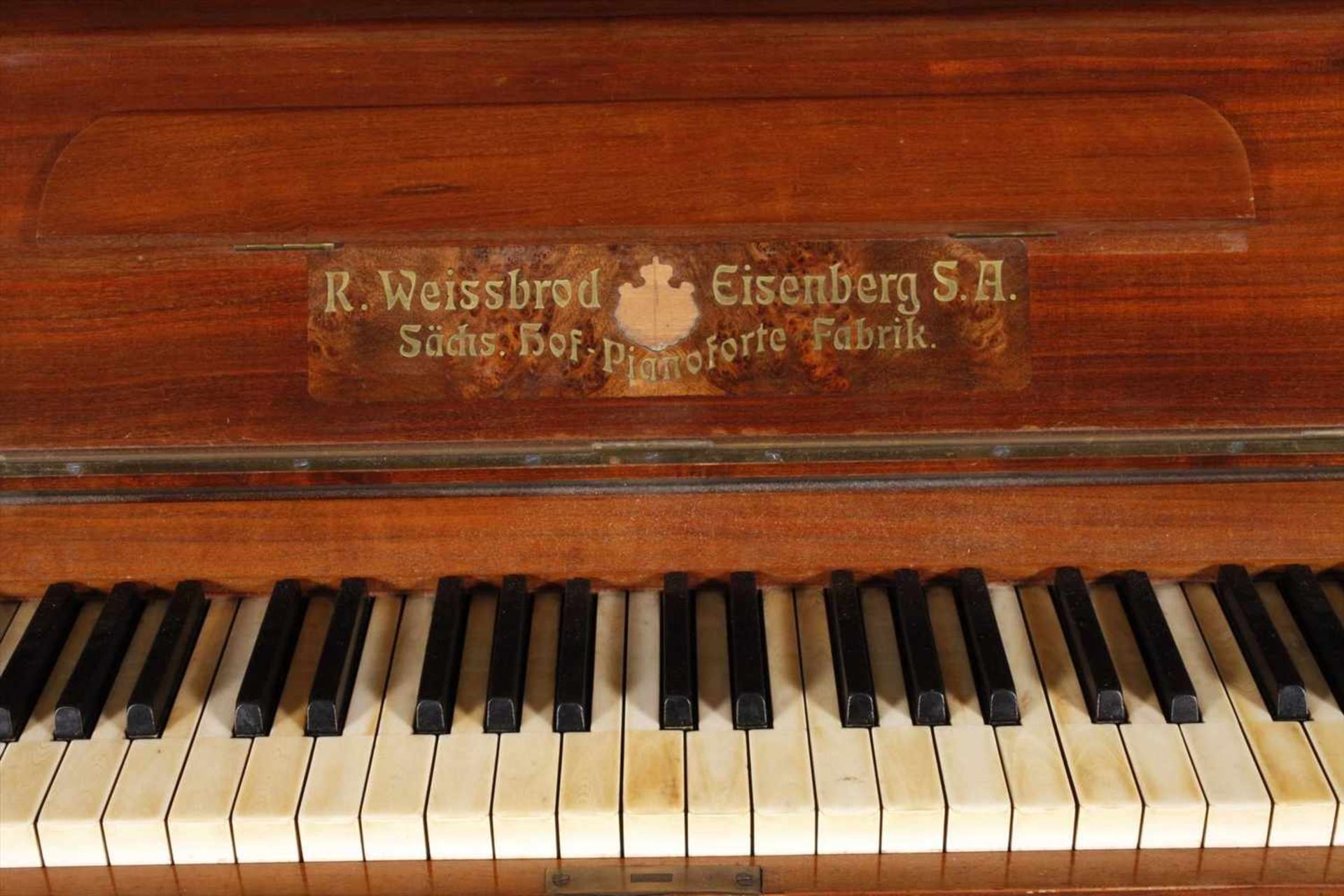 Klavier JugendstilFa. R. Weißbrot in Eisenberg, sächsische Hof-Pianoforte Fabrik, um 1900, Gehäuse - Bild 3 aus 3