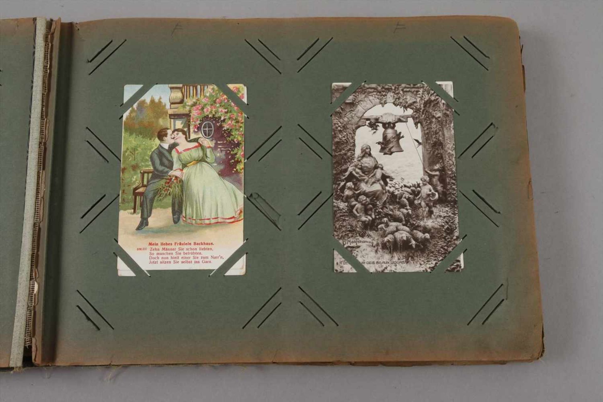 Postkartenalbum Kitsch und Kunstca. 190 Postkarten um 1910, dabei Grusskarten, Blumenmotive, - Bild 6 aus 6