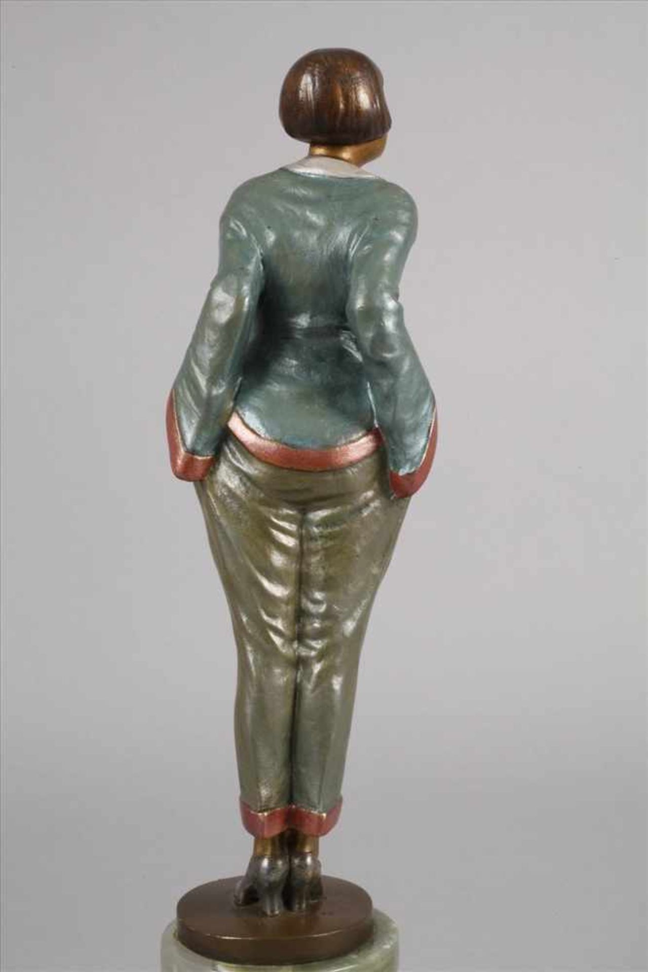 Josef Lorenzl, Modedame1. Drittel 20. Jh., signiert, Bronze polychrom in Kaltbemalung staffiert, - Bild 3 aus 7