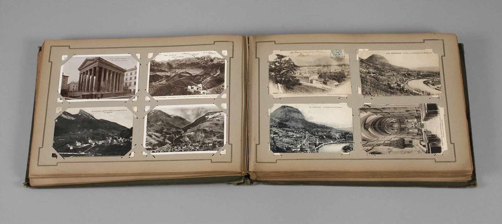 Ansichtskartenalbum Frankreichum 1910, ca. 480 vorwiegend topographische Postkarten, u.a. Dol,