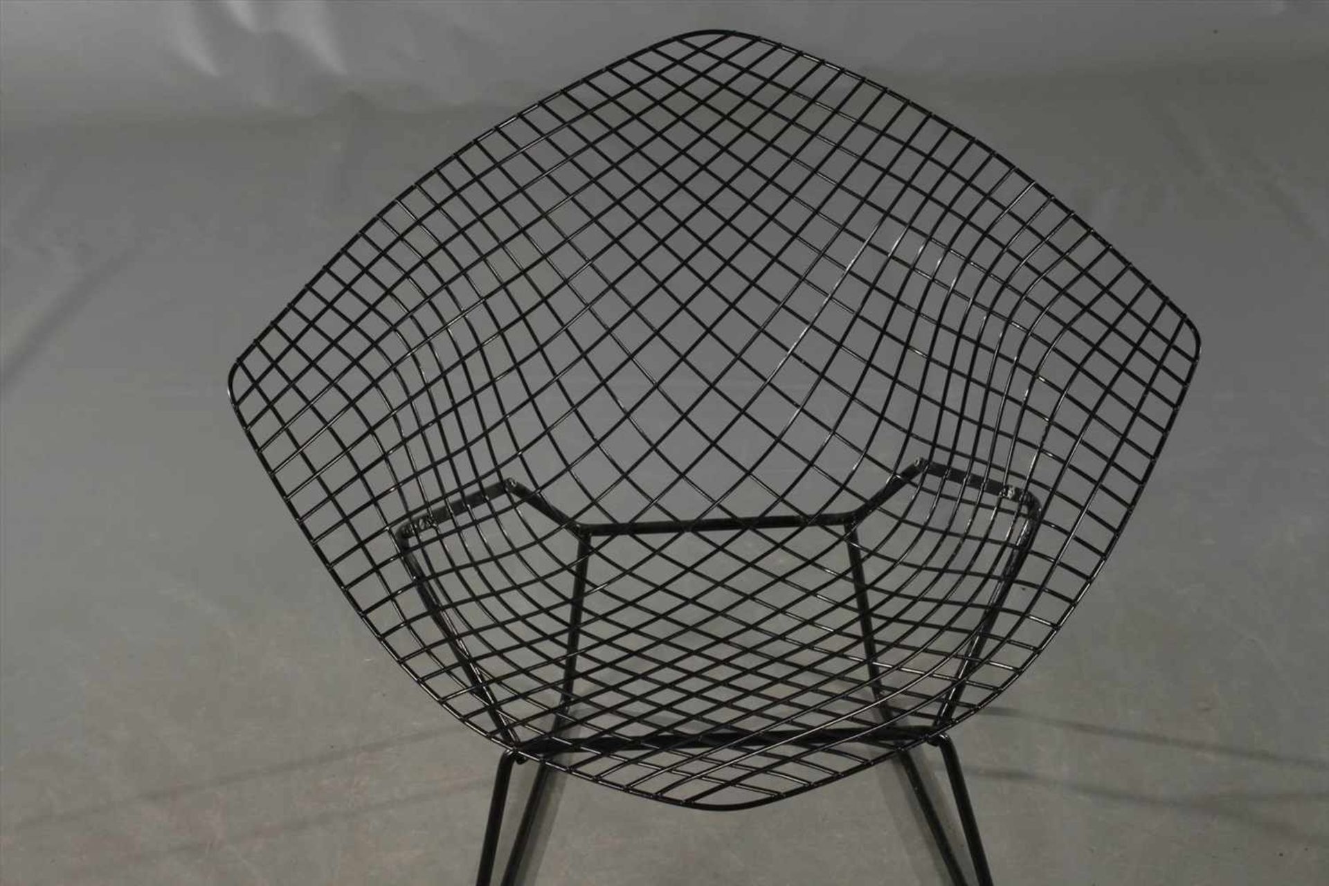 Sechs Diamond ChairsEntwurf Harry Bertoia 1950/52, Ausführung wohl 1990er Jahre, schwarz - Bild 3 aus 4