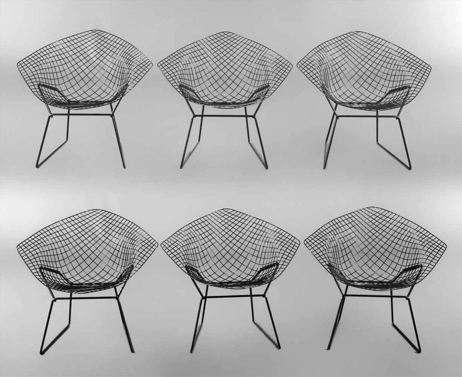 Sechs Diamond ChairsEntwurf Harry Bertoia 1950/52, Ausführung wohl 1990er Jahre, schwarz