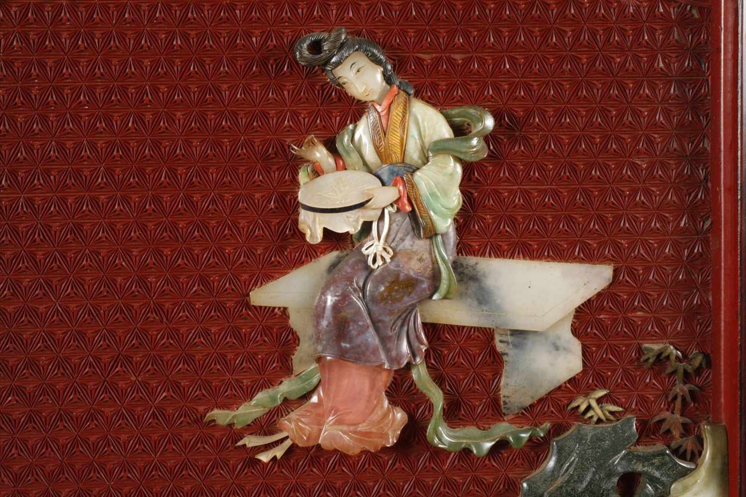 Vier Wandpaneele mit SteinschnitzereienChina, 20. Jh., ungemarkt, roter, ornamental reliefierter - Image 9 of 11