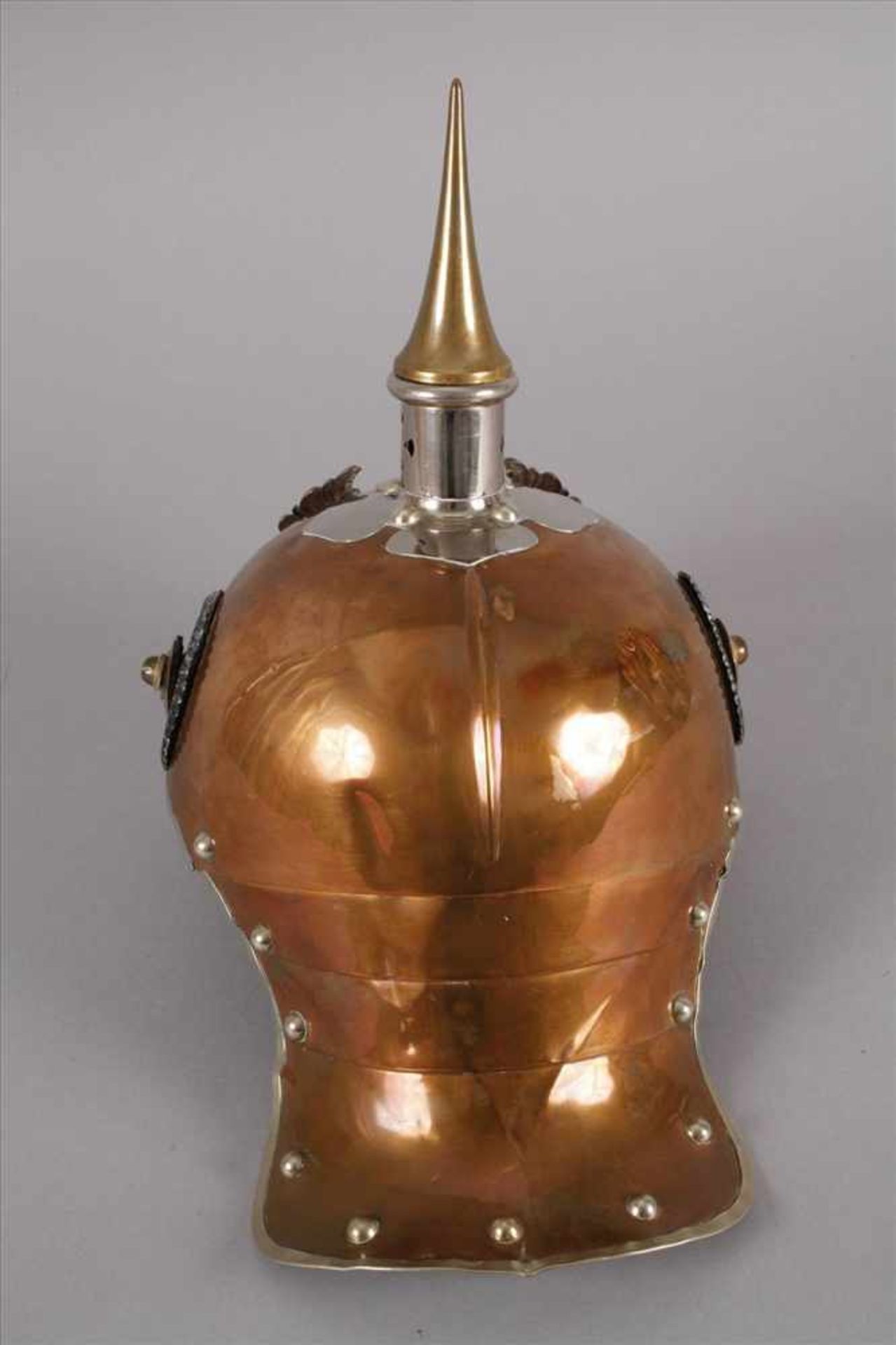 Helm M1889 für KürassierregimenterMannschaftsausführung, Tombakglocke mit silbernen Einfassungen, - Bild 4 aus 11