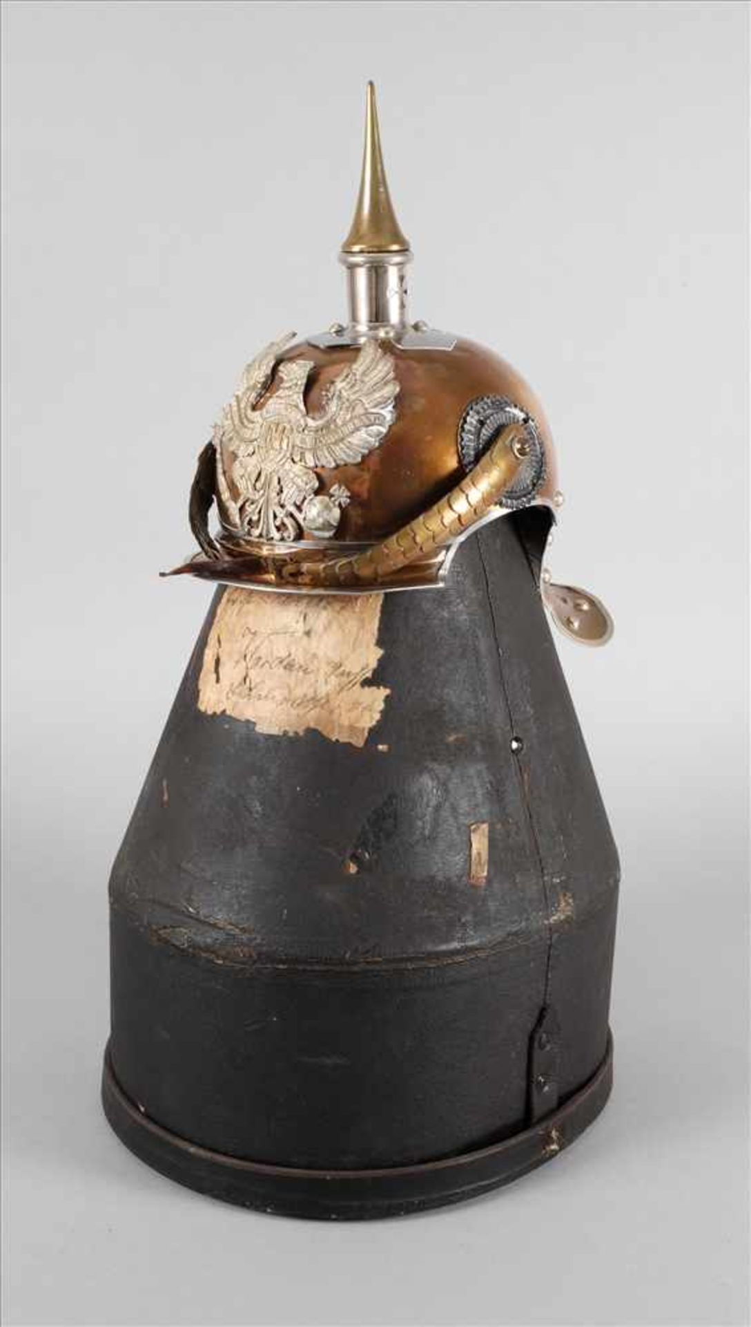 Helm M1889 für KürassierregimenterMannschaftsausführung, Tombakglocke mit silbernen Einfassungen,