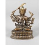 Ushnishavijaya 20. Jh., ungemarkt, Bronze bräunlich patiniert, gekrönte höchste Göttin des