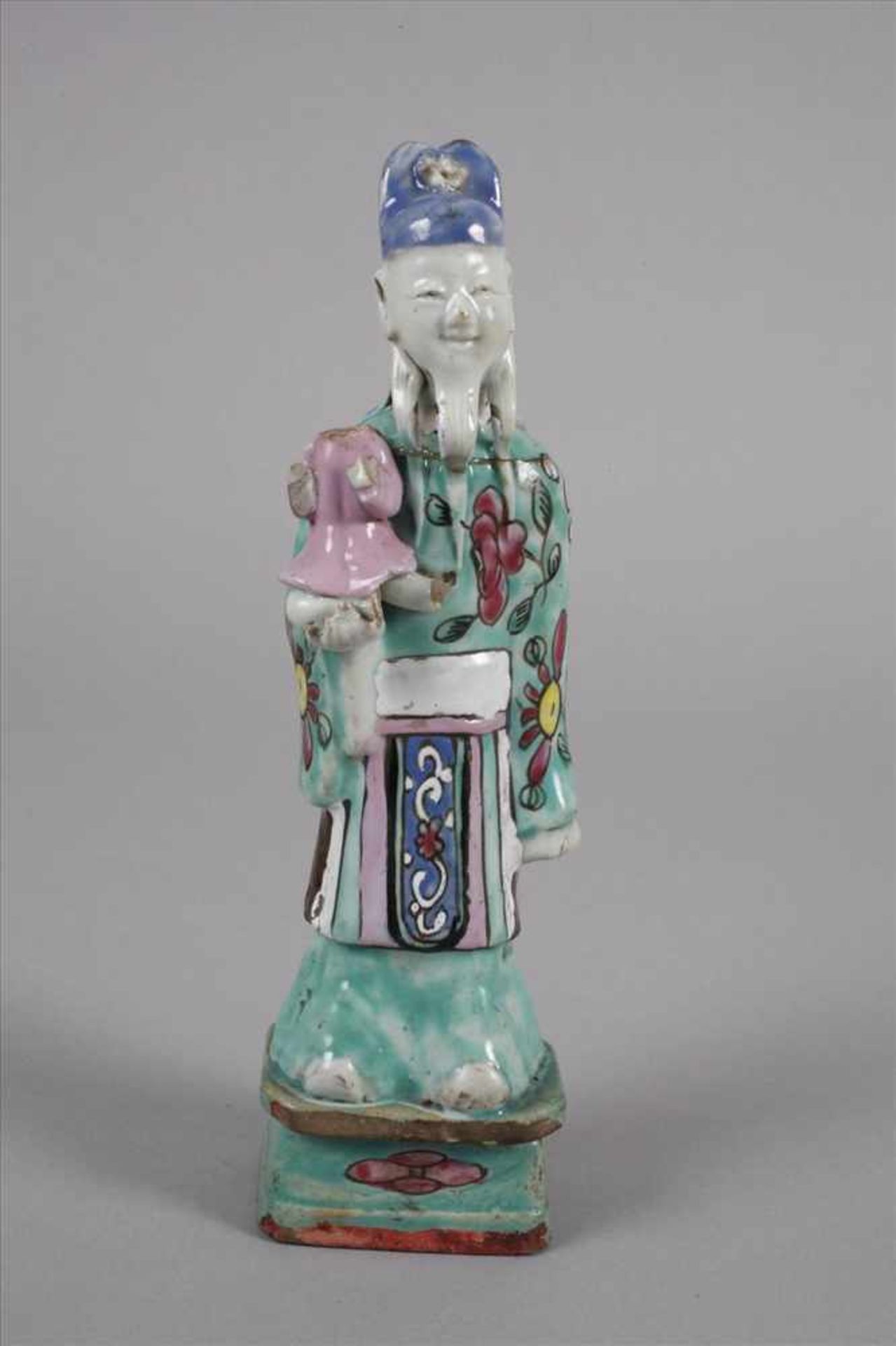 Vier PorzellanfigurenChina, 19. Jh., ungemarkt, Weißporzellan bzw. Porzellan in polychromer - Bild 4 aus 5