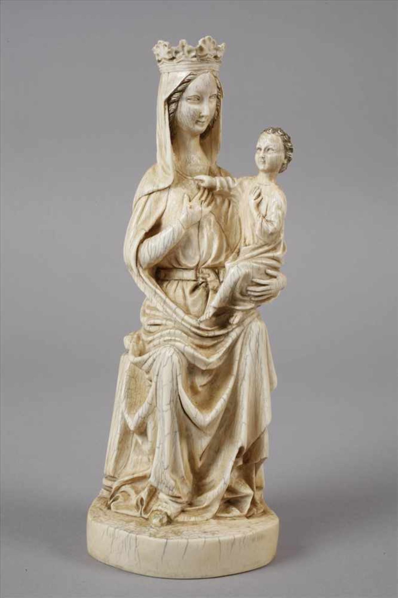Spätgotische Madonnawohl Frankreich 15./16. Jh., Elfenbein aufwendig beschnitzt, teils graviert - Bild 7 aus 7