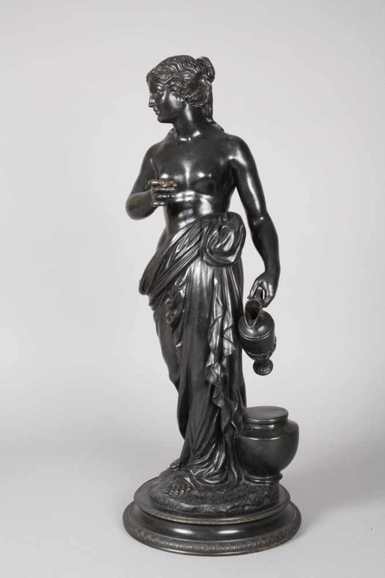 Göttin Hebeum 1900, unsigniert, Bronze schwarz patiniert, antikisierende Darstellung der Göttin Hebe - Bild 7 aus 7
