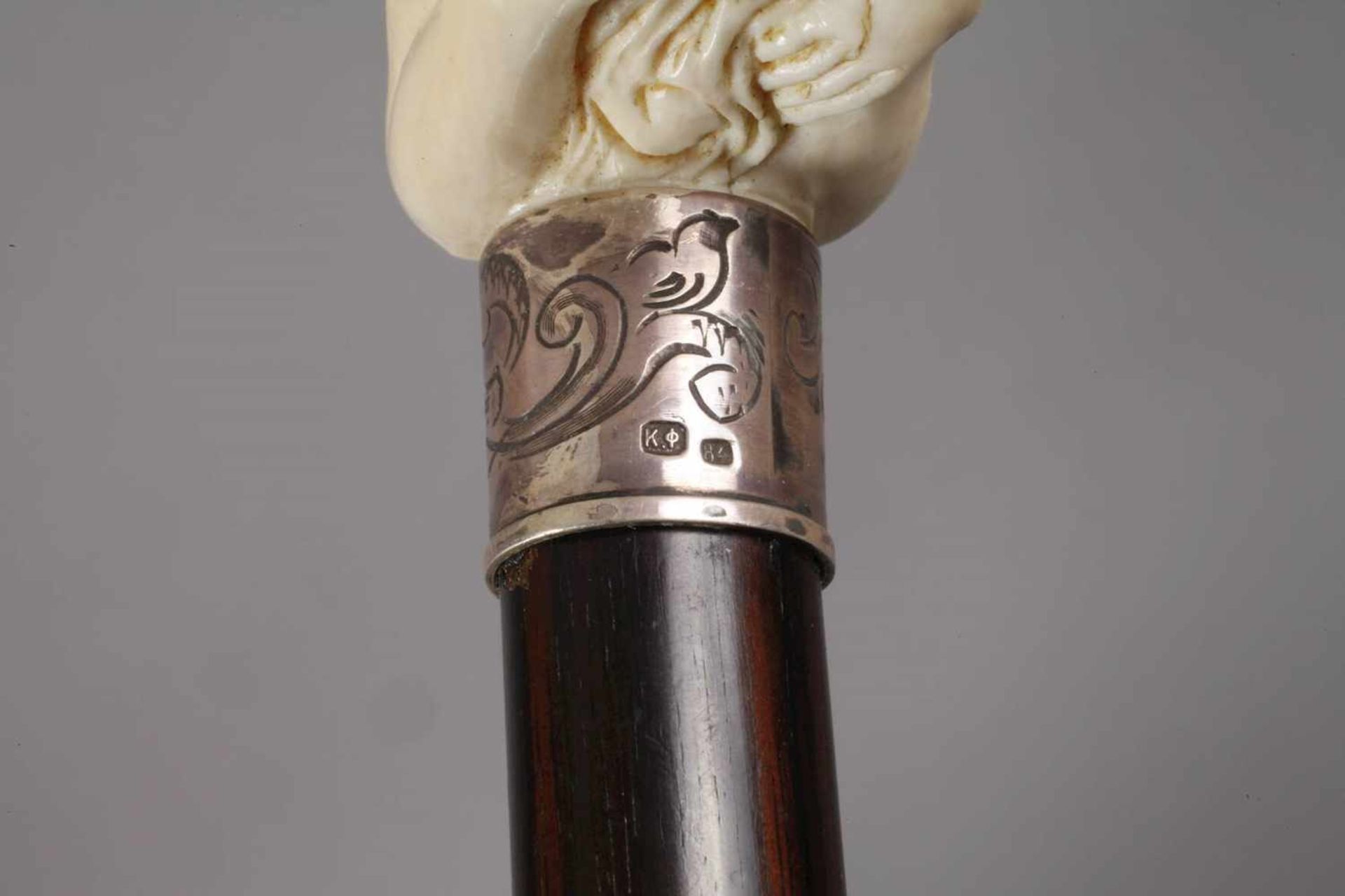 Spazierstock Erotikaum 1900, Griffstück aus Elfenbein, fein beschnitzt, figürliche Darstellung eines - Bild 6 aus 6