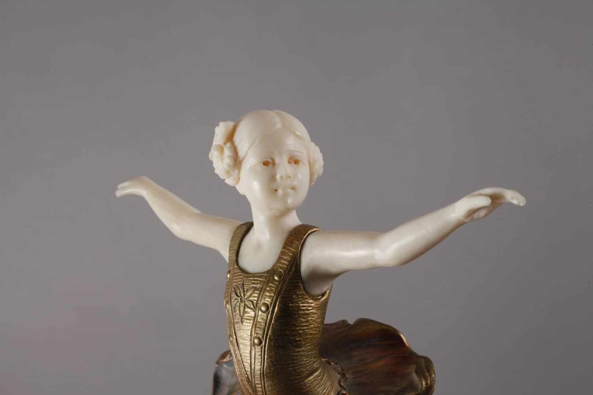 Ferdinand Preiss, Chryselephantin Ballerina1925, Erbach, signiert, Bronze golden und nuanciert - Bild 4 aus 5