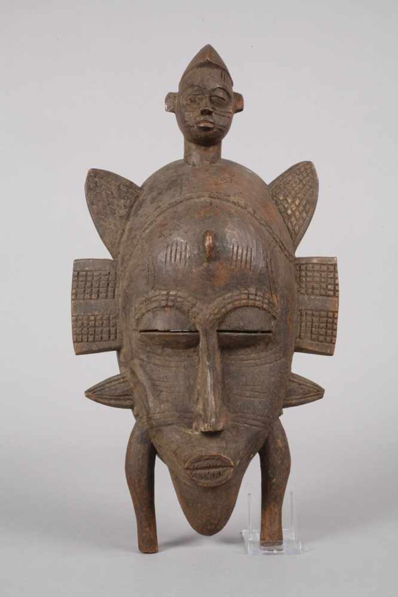 Maske WestafrikaElfenbeinküste, der Volksgruppe der Senufo zugeordnet, dunkles Tropenholz, mit - Bild 2 aus 4
