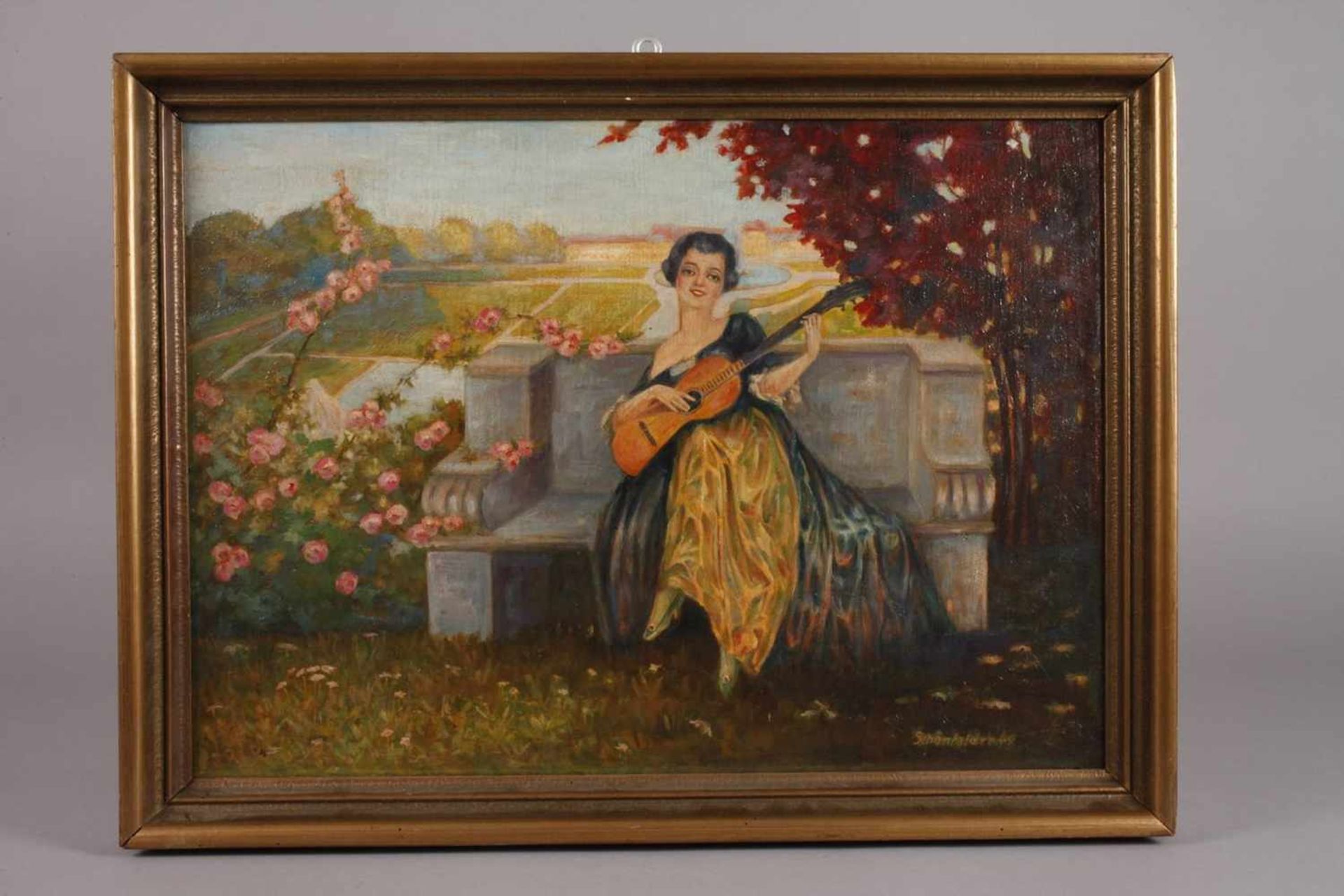 Schönfelder, Gitarrenspielerin im Schlossparkjunge Frau mit Gitarre, auf rosenumrankter steinerner - Bild 4 aus 4