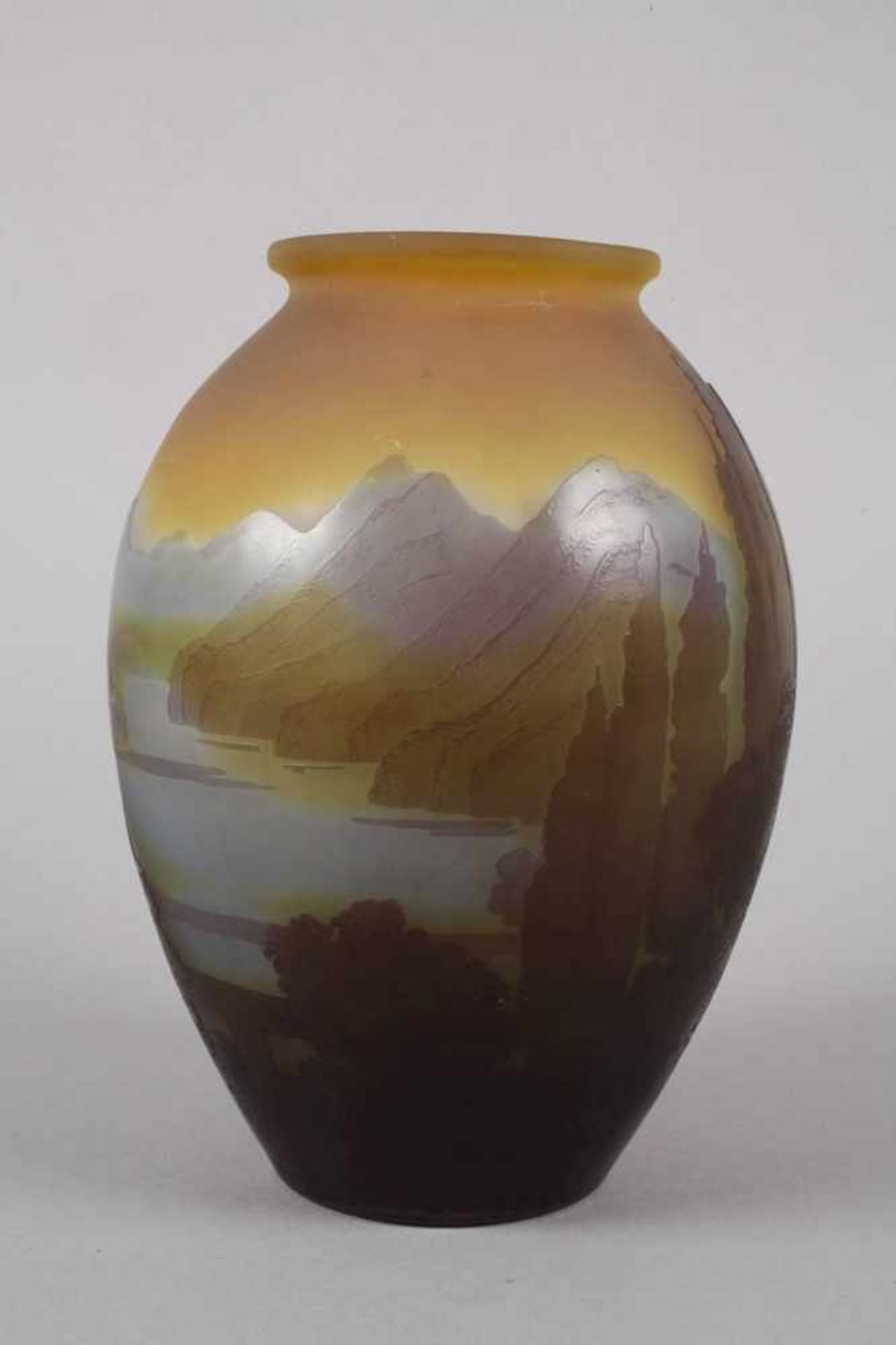 Emile Gallé Vase Fjordlandschaftum 1920, farbloses Glas, ausgekugelter Abriss, eingeschmolzene - Bild 5 aus 6