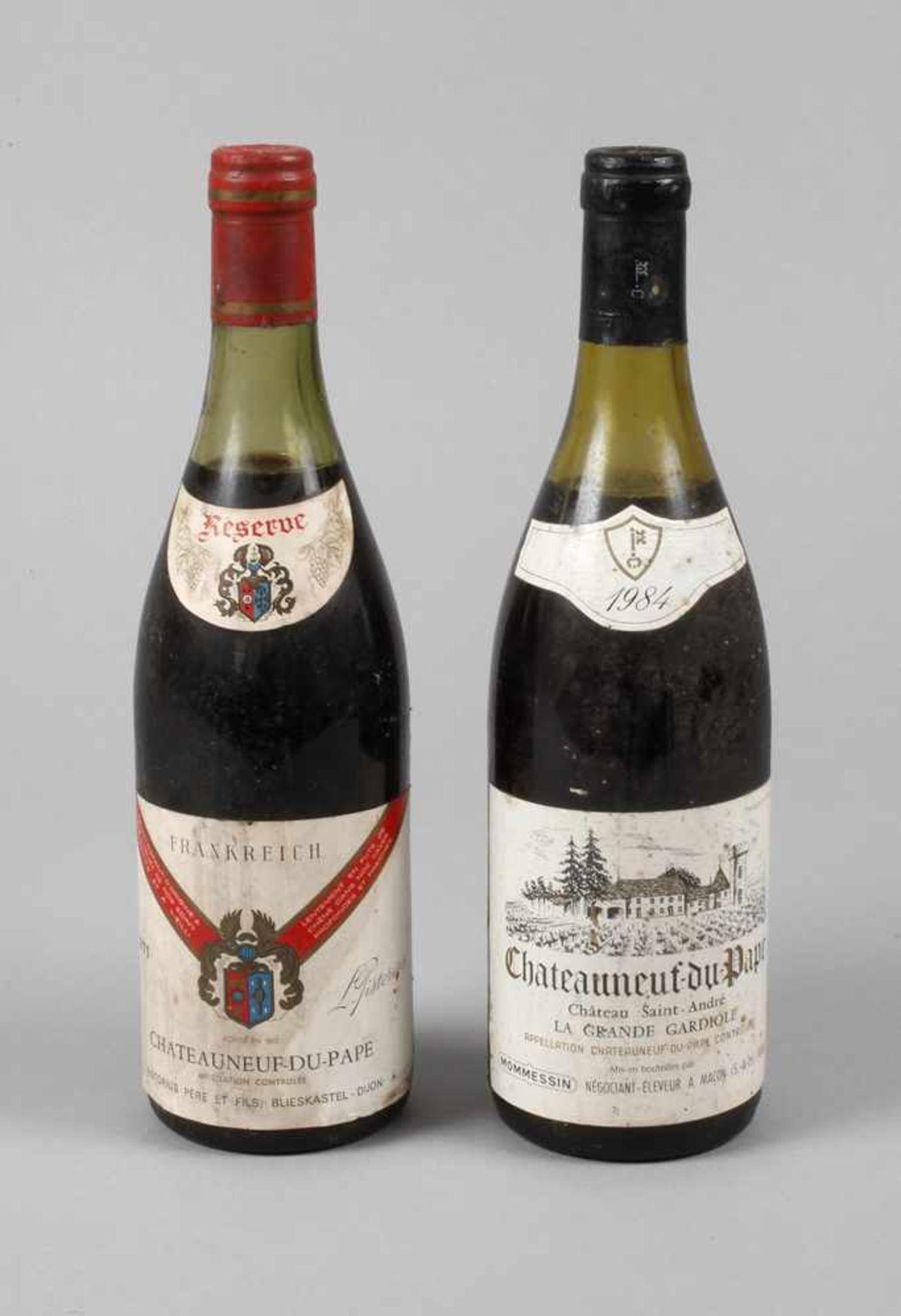 Zwei Flaschen RotweinFrankreich, Chateauneuf-du-Pape 1971, Pistorius Père et Fils Blies Castle