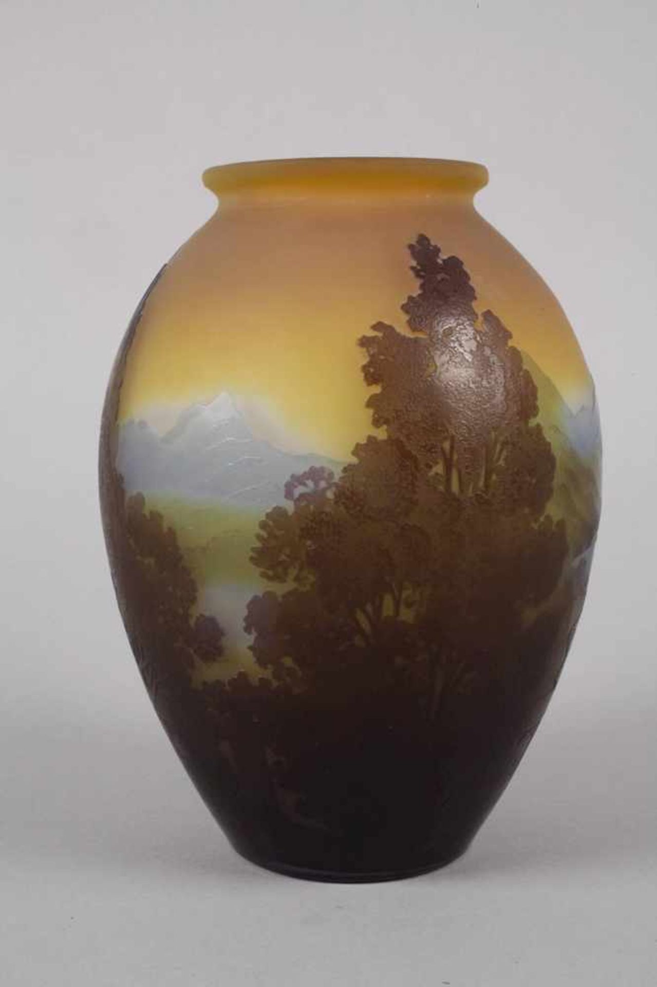 Emile Gallé Vase Fjordlandschaftum 1920, farbloses Glas, ausgekugelter Abriss, eingeschmolzene - Bild 3 aus 6