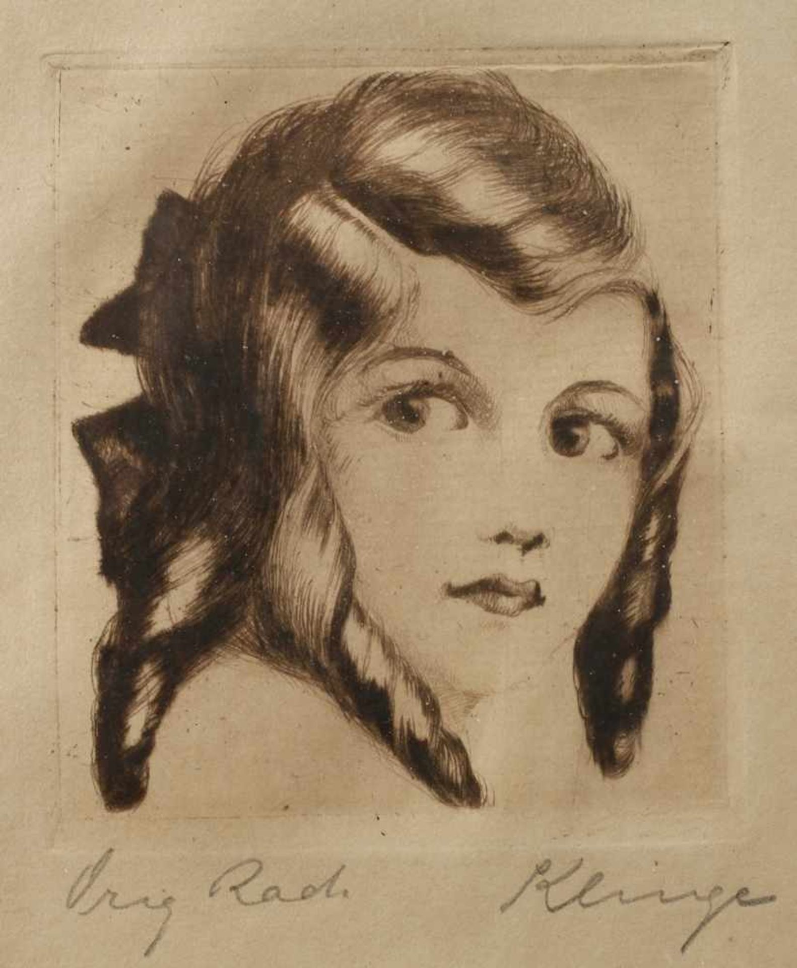 MädchenportraitKopfbildnis eines scheu zur Seite blickenden Mädchens mit Korkenzieherlocken,