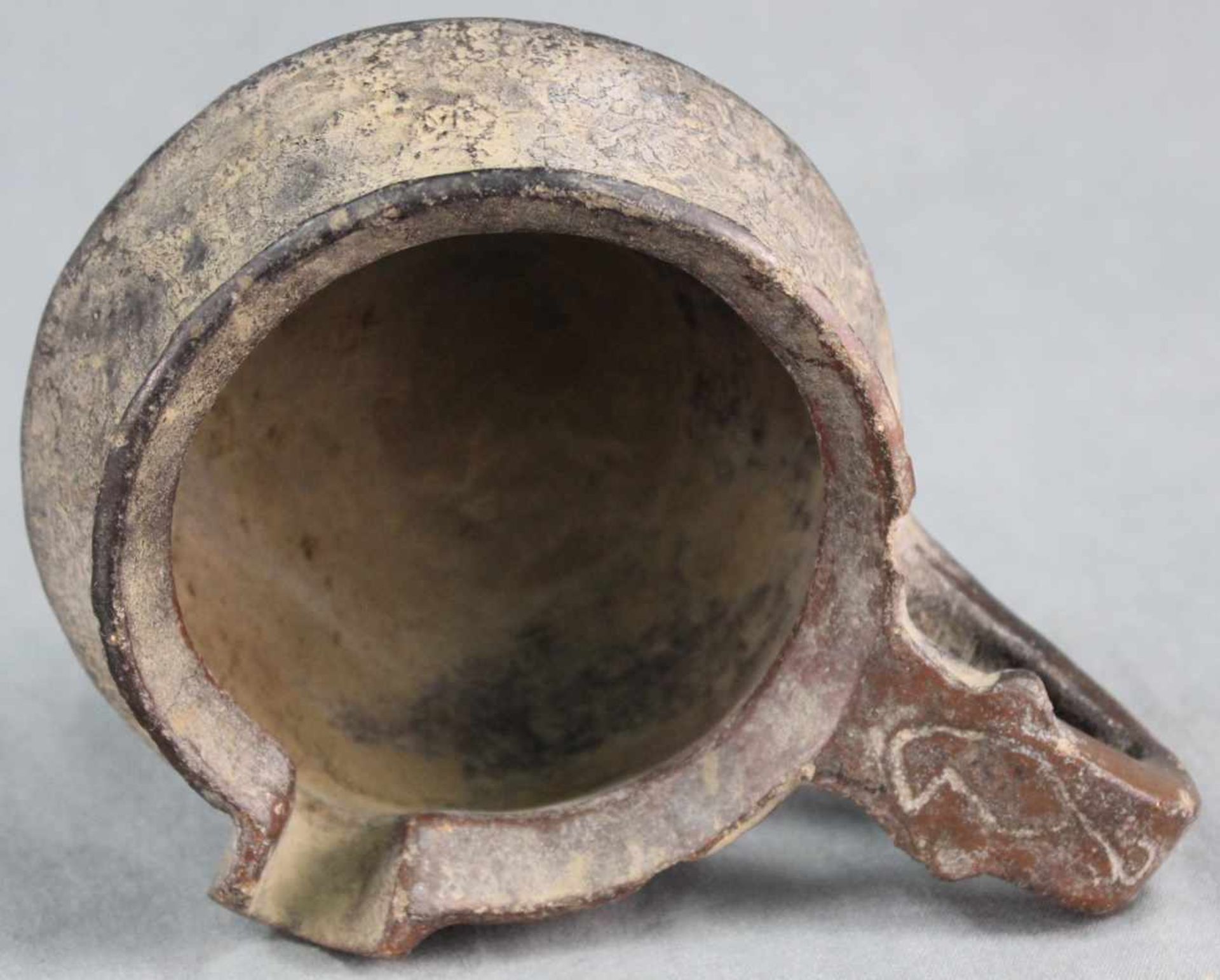 Kännchen. Steingut. Wohl Zentralasien, antik.Bis 18 cm.Jug. Stoneware. Probably Central Asia, - Image 5 of 6