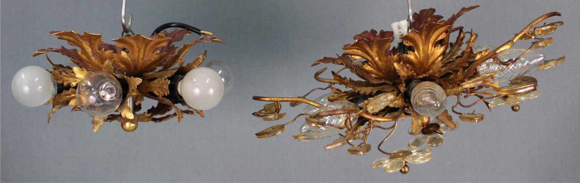 2 Deckenlampen im Barockstil. Metallblätter, goldfarben.Durchmesser bis 40 cm.2 ceiling lamps in - Image 8 of 9
