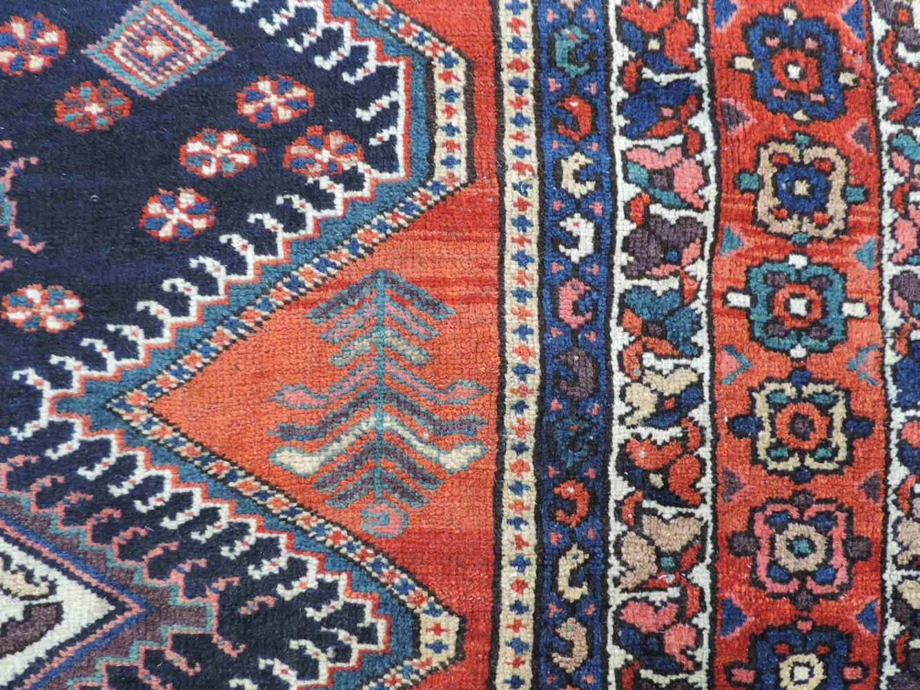 Niriz Perserteppich. Iran, antik um 1910. Naturfarben.194 cm x 140 cm. Handgeknüpft. Wolle auf - Image 5 of 6
