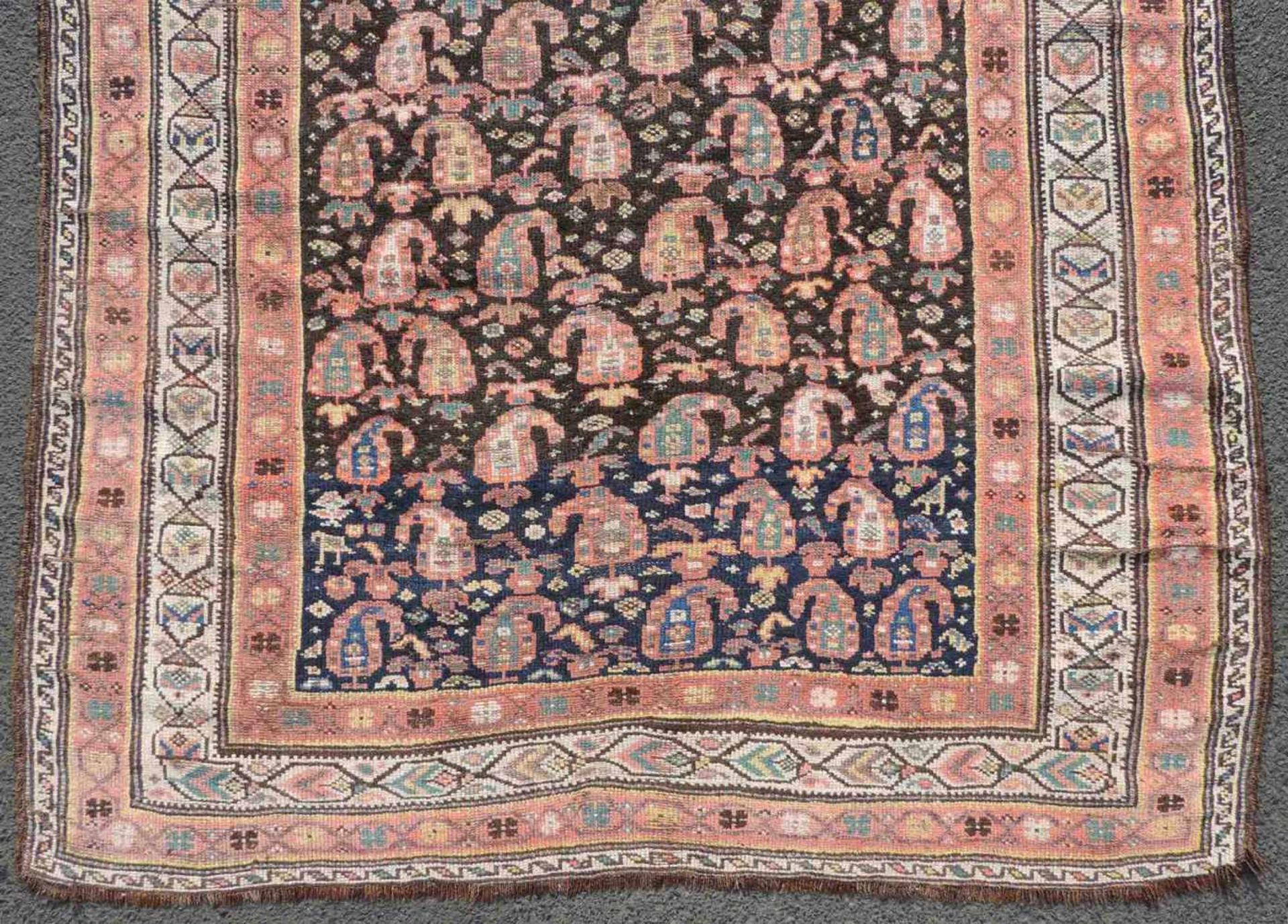 Schiraz Galerie Teppich. Perser. Iran. Alt, um 1910.355 cm x 135 cm. Handgeknüpft. Wolle auf Wolle. - Bild 2 aus 9