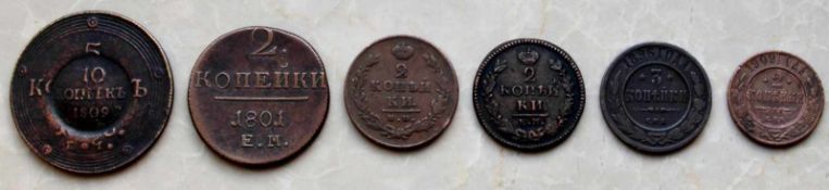 4 x 2 Kopeks, 1 x 3 Kopeks 1896, 1 x 10 Kopeks umgeprägt von 5 Kopeks, 1809.Russland. Münzen,