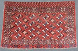 Ersari Tschowal Front. Stammesteppich. Turkmenistan. Antik, um 1880.106 cm x 170 cm. Handgeknüpft.