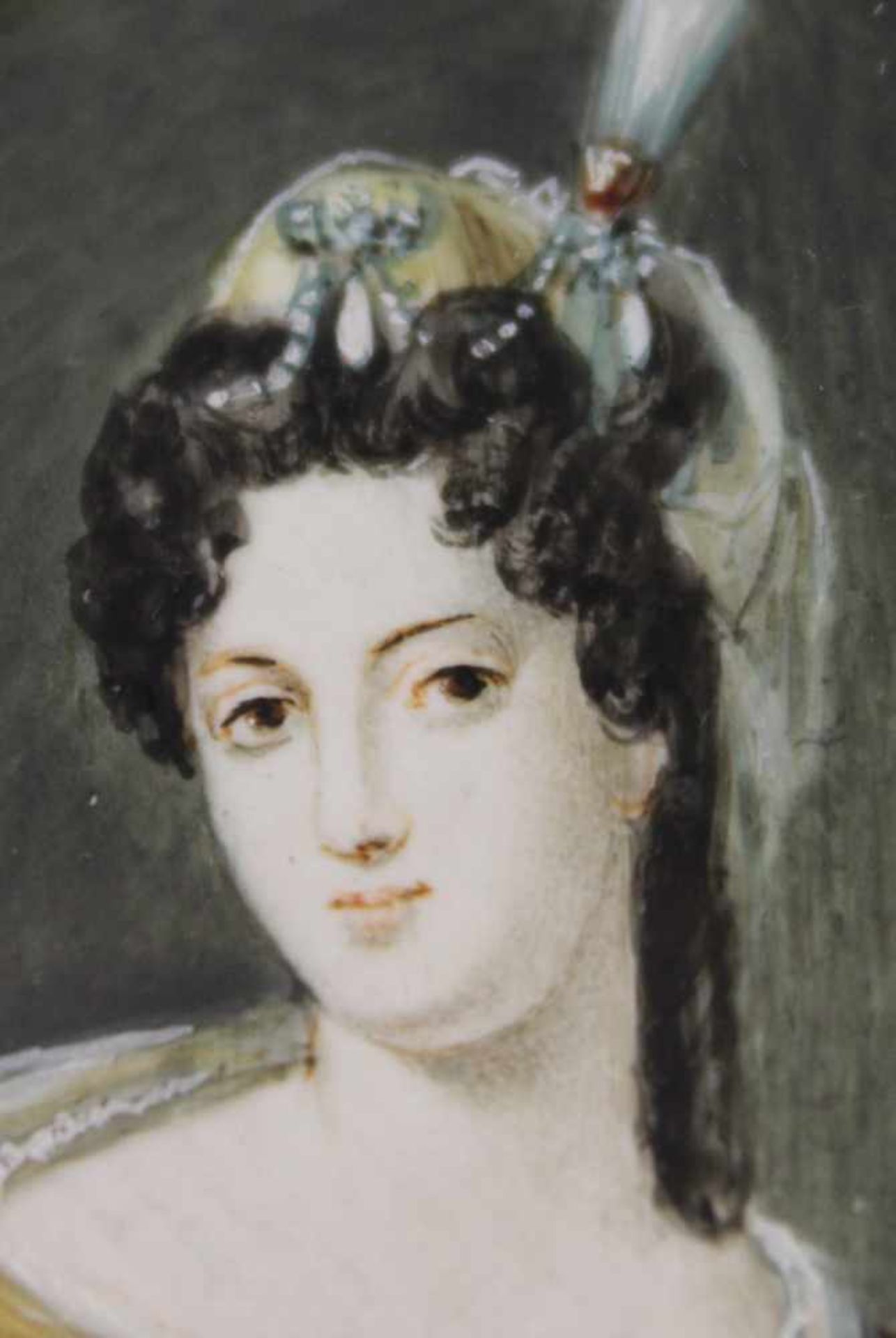 MINIATURIST (XVIII - XIX). Damenportrait.69 mm x 51 mm oval im Ausschnitt. Feine Malerei - Image 2 of 3