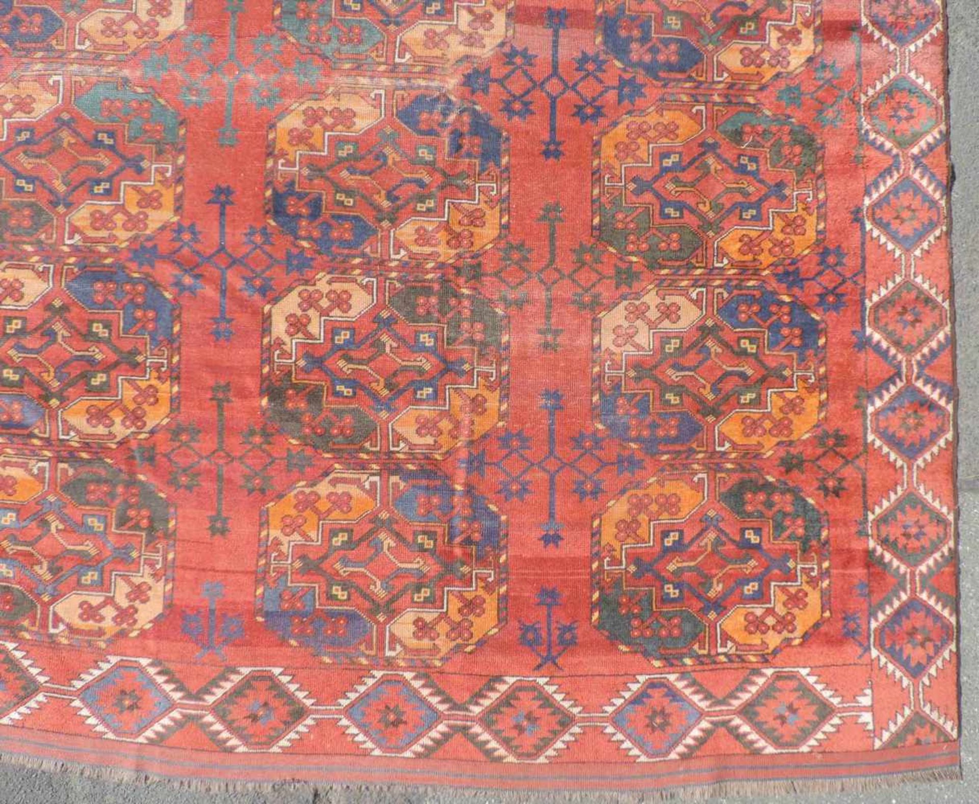 Ersari Hauptteppich. Afghanistan. Alt, um 1920.440 cm x 430 cm. Stammesteppich für einen Palast, - Bild 8 aus 12