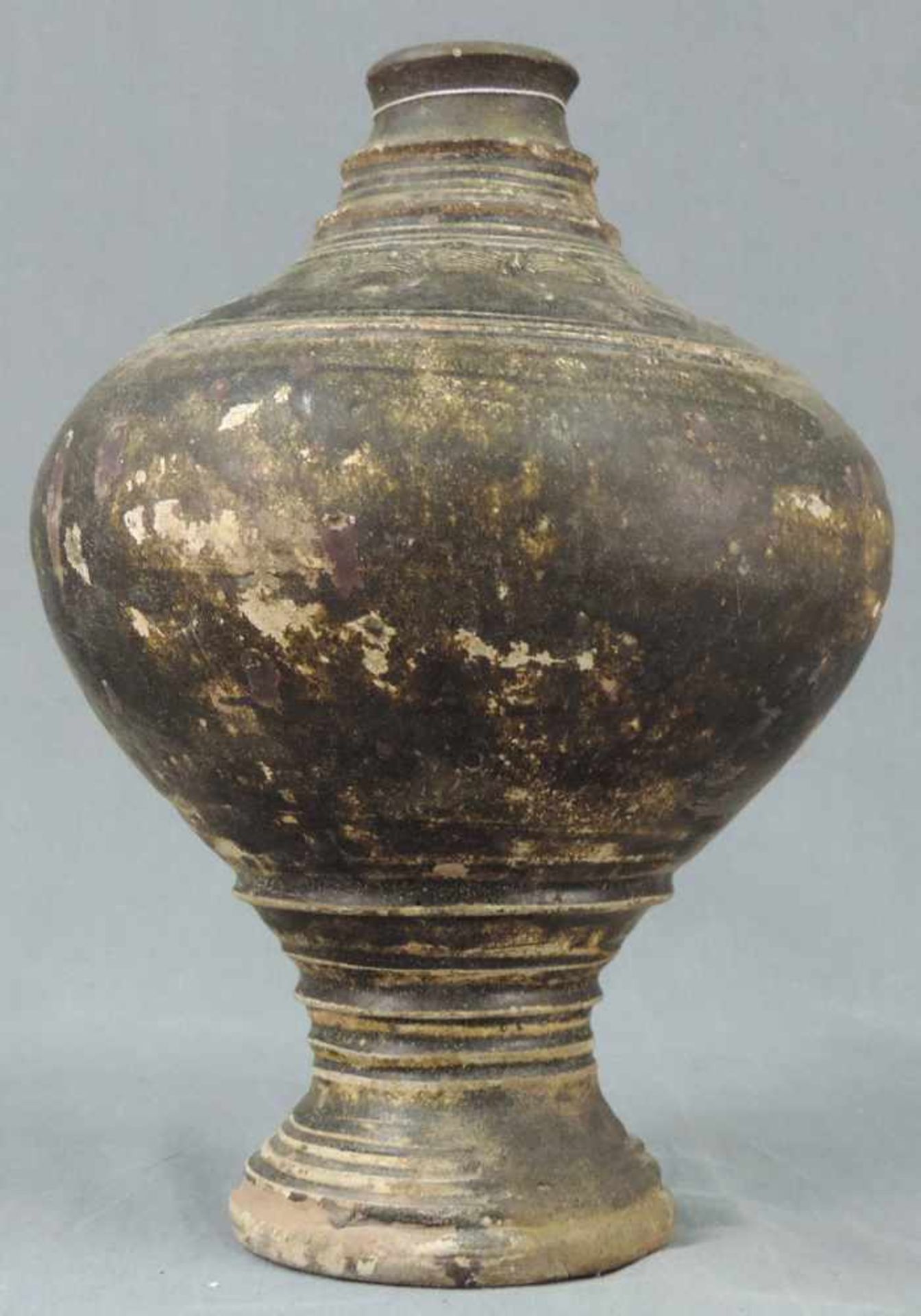 Vase. Steingut. Wohl Zentralasien, antik.28 cm hoch.Vase. Stoneware. Probably Central Asia, - Image 3 of 8