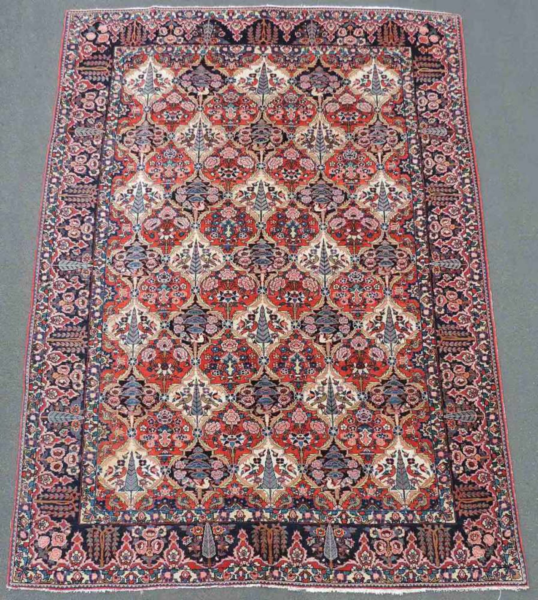 Bachtiar Perserteppich. Iran. Alt, Mitte 20. Jahrhundert.316 cm x 208 cm. Handgeknüpft. Wolle auf
