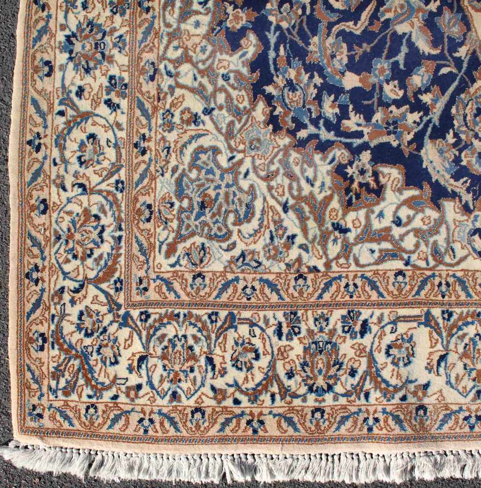 Nain "Tudesch" Perserteppich. Iran. Sehr feine Knüpfung.300 cm x 165 cm. Handgeknüpft. Wolle und - Image 2 of 9