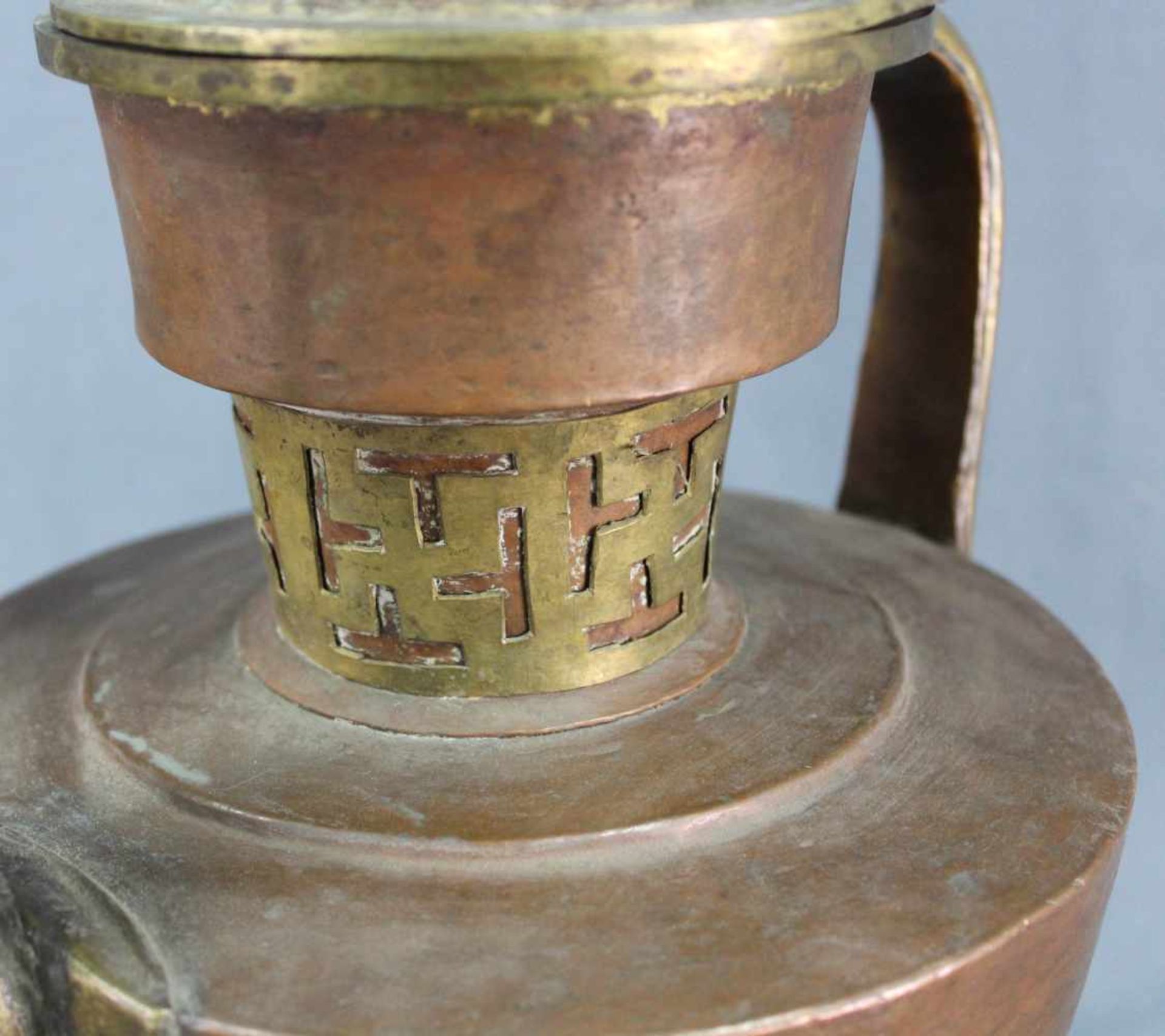 2 Wasserkannen. Kupfer. Tibet, alt.Bis 48 cm hoch.2 water jugs. Copper. Tibet, old.Up to 48 cm - Bild 10 aus 11