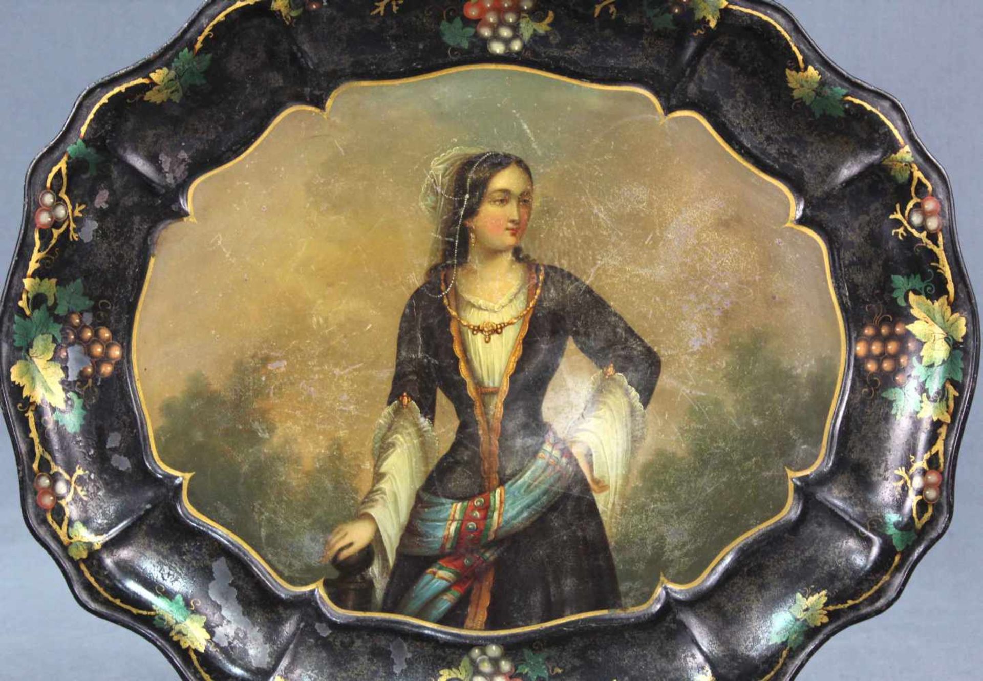 ORIENTALIST (XIX). 3/4 Portrait einer Schönheit im osmanischem / arabischen Outfit.52 cm x 44 cm. - Image 2 of 8